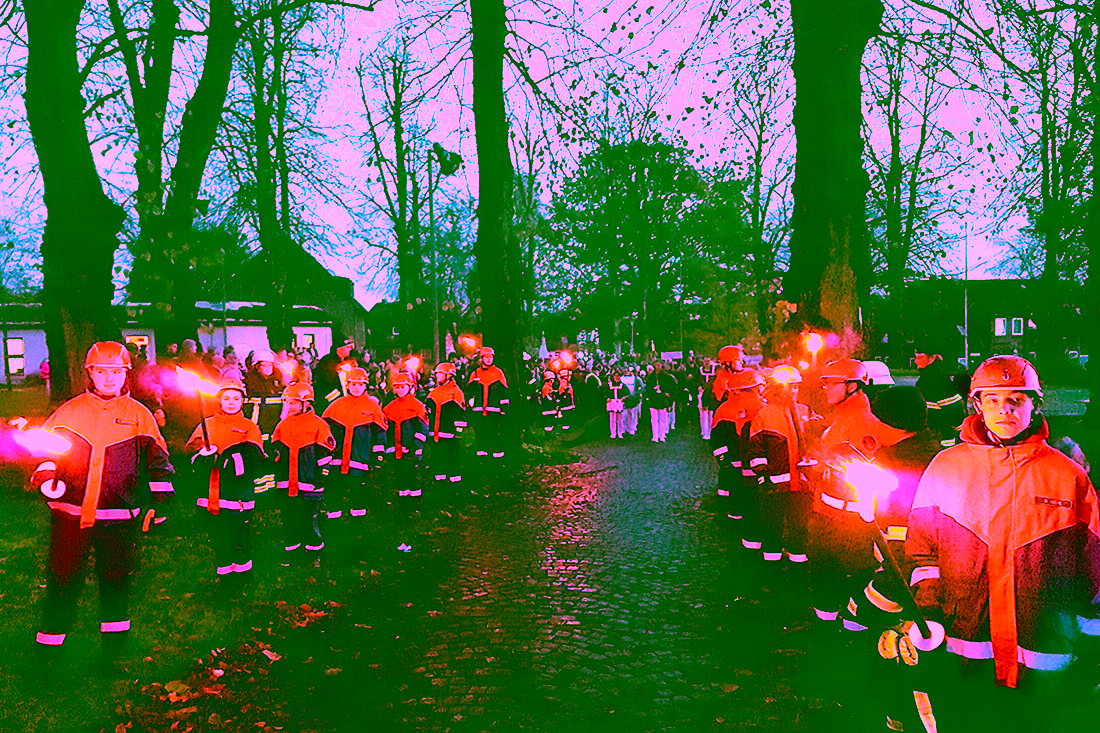 2019.11.02_Jugendfeuerwehr_unterstützt_Laternenumzuege_02