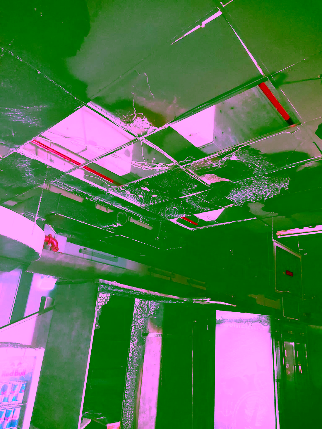 2021.12.10 Brand im Atrium 03