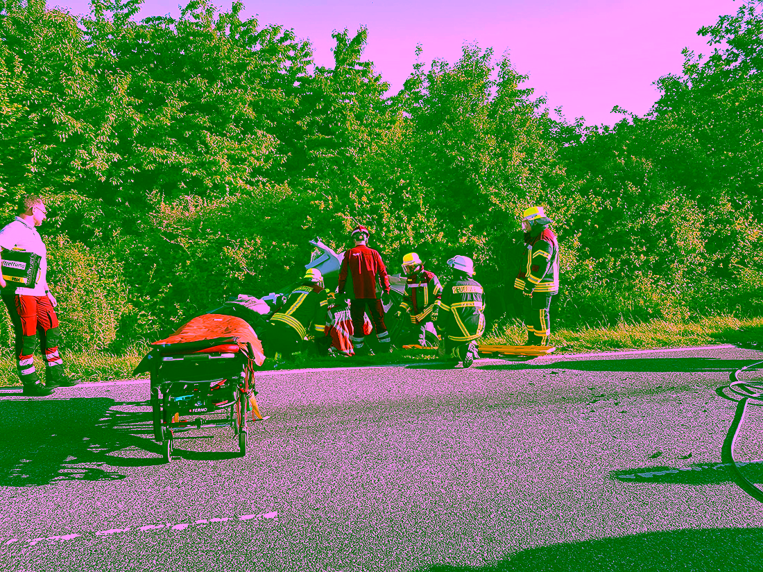 2022.06.12 Schwerer Verkehrsunfall auf der B 202 03