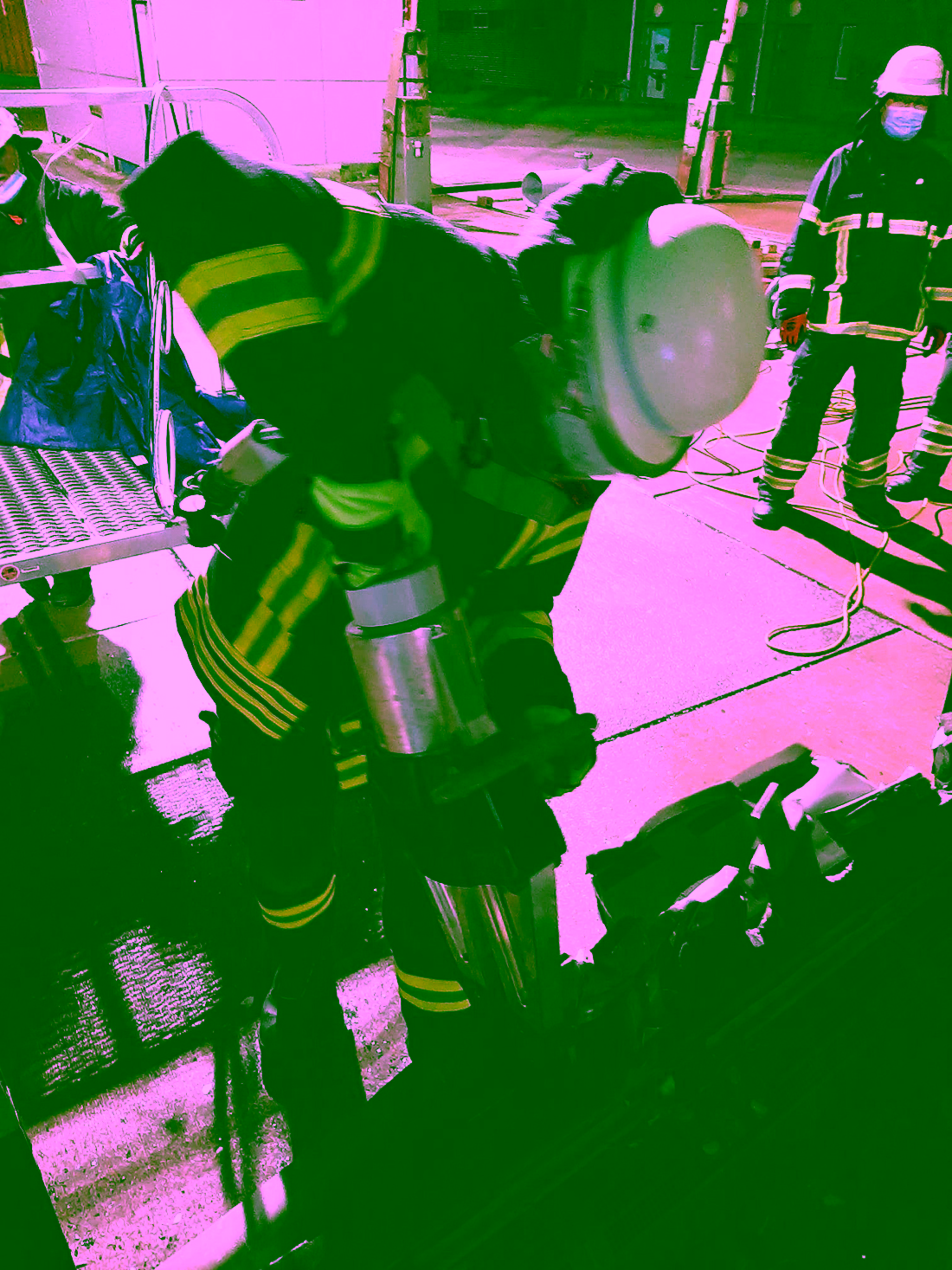 2022.11.09 Menschenrettung bei einem Bus-Unfall 10